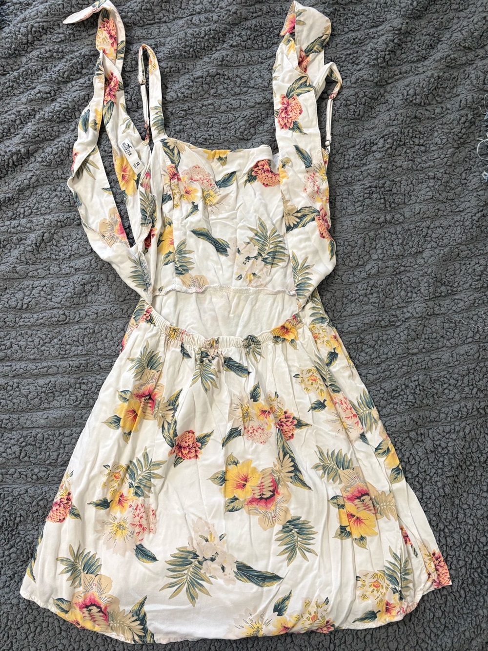 HOLLISTER | Open Back/Tie Floral Sundress - Picture 2 of 5